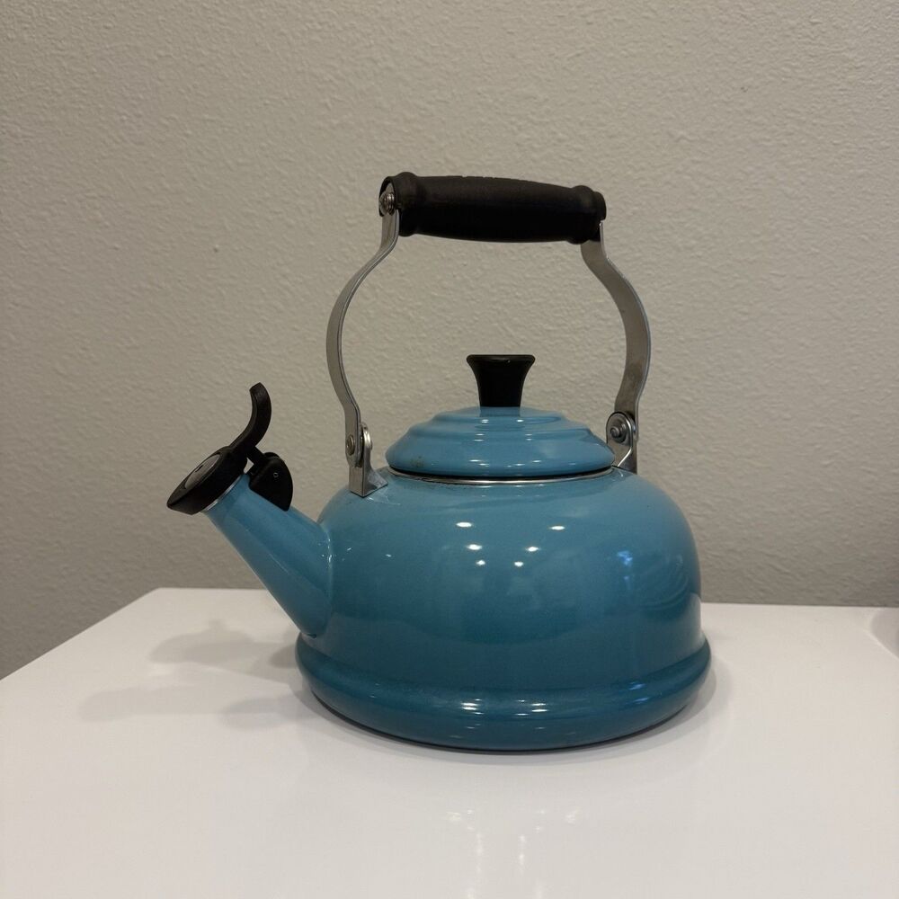 Le Creuset 1.6L 1.7 Qt Caribbean Kone Whistling Tea Kettle Blue